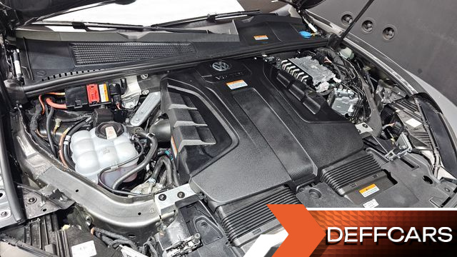 Volkswagen TOUAREG 3.0 TDI Prestige купить на сайте DeffCars