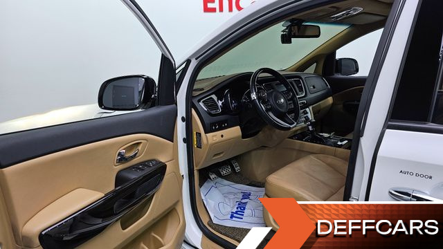 Kia CARNIVAL 7-seater Limousine VIP купить на сайте DeffCars