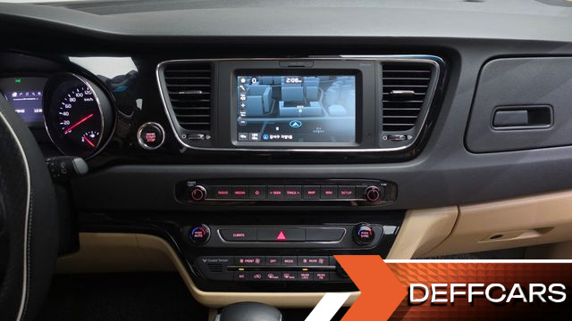 Kia CARNIVAL 7-seater Limousine VIP купить на сайте DeffCars