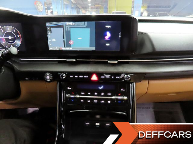 Kia CARNIVAL 9-Seater Signature купить на сайте DeffCars