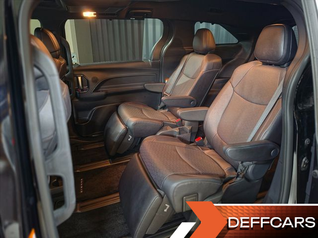 Toyota SIENNA 2.5 Hybrid 2WD купить на сайте DeffCars