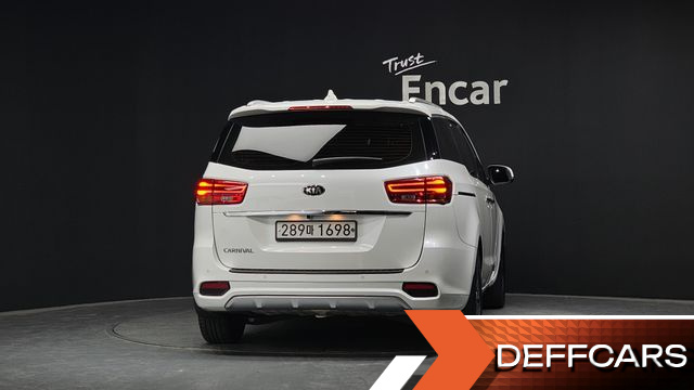 Kia CARNIVAL 9-Seater Luxury купить на сайте DeffCars