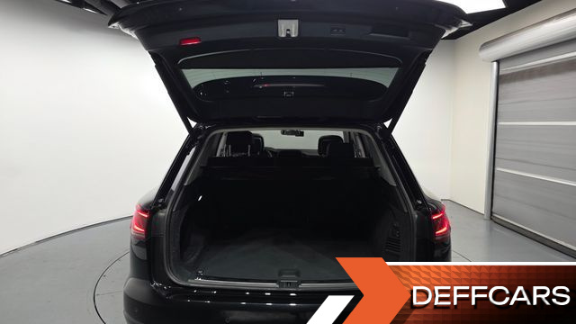 Volkswagen TOUAREG 3.0 TDI Prestige купить на сайте DeffCars