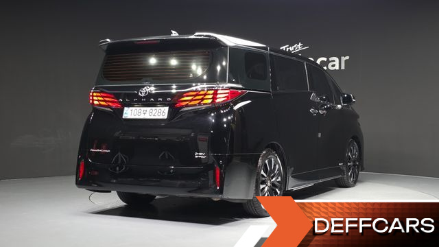 Toyota ALPHARD 2.5 HEV Executive AWD купить на сайте DeffCars