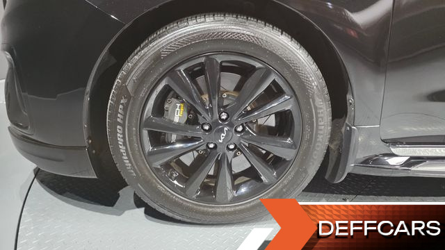Kia CARNIVAL 9-Seater Hi-Limousine Noblesse Special купить на сайте DeffCars