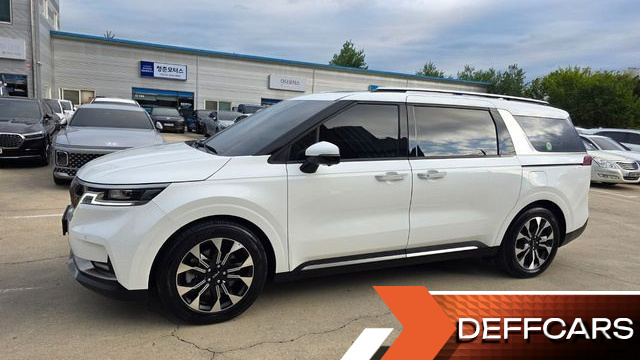 Kia CARNIVAL Gasoline 7-Seater Signature купить на сайте DeffCars
