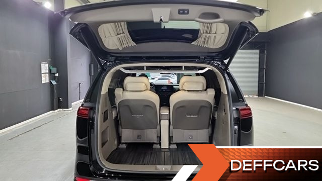 Kia CARNIVAL Gasoline 4-Seater Hi-Limousine Signature купить на сайте DeffCars