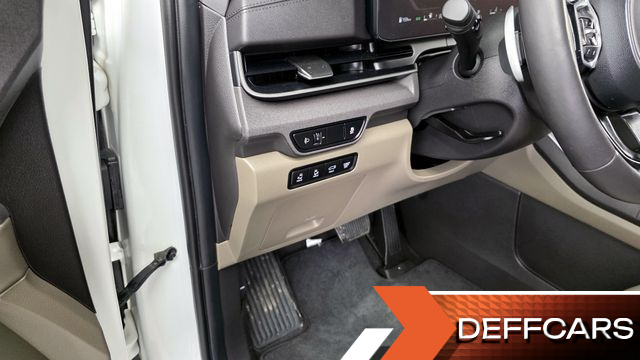 Kia CARNIVAL 9-Seater Prestige купить на сайте DeffCars