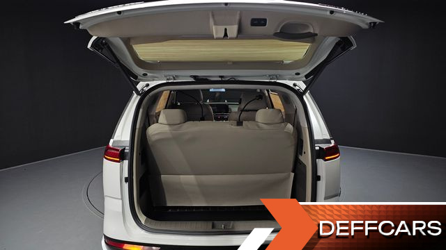 Kia CARNIVAL Gasoline 7-Seater Signature купить на сайте DeffCars