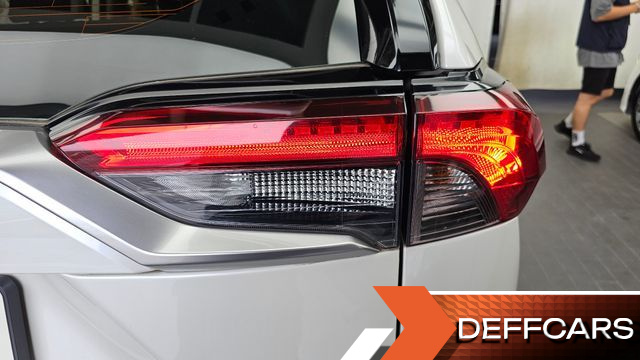 Toyota RAV4 2.5 4WD Hybrid купить на сайте DeffCars