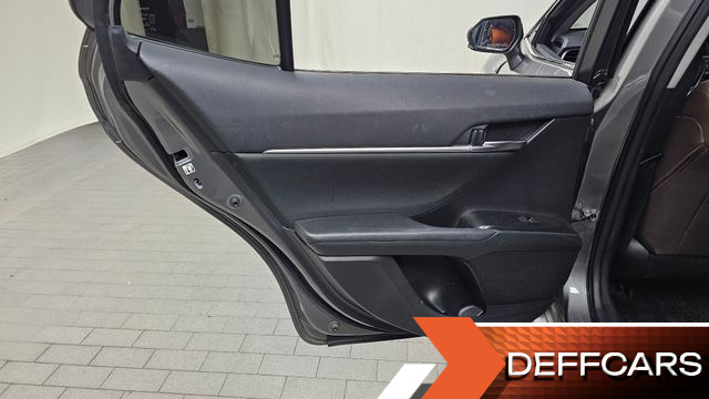 Toyota CAMRY 2.5 LE Hybrid купить на сайте DeffCars