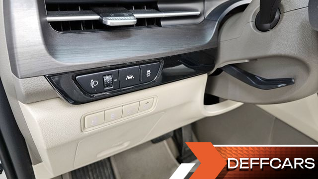 Kia CARNIVAL 9-Seater Signature купить на сайте DeffCars