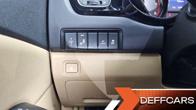 Kia CARNIVAL 9-seater Noblesse купить на сайте DeffCars