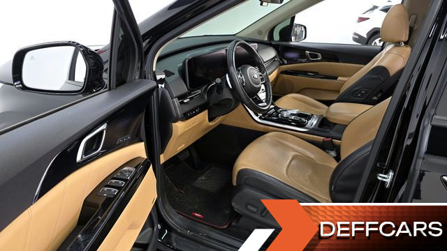 Kia CARNIVAL Gasoline 7-Seater Signature купить на сайте DeffCars