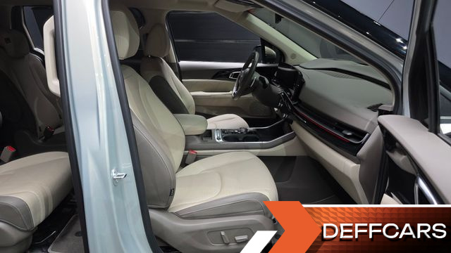 Kia CARNIVAL Gasoline 9-Seater Signature купить на сайте DeffCars