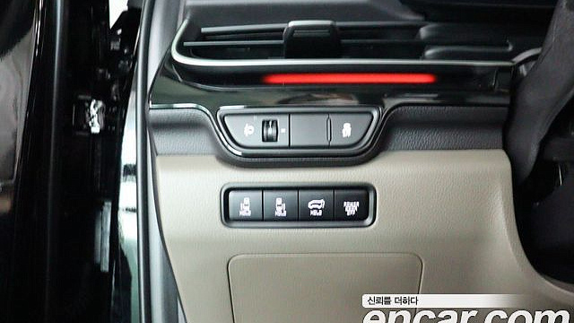 Kia CARNIVAL Gasoline 7-Seater Gravity купить на сайте DeffCars