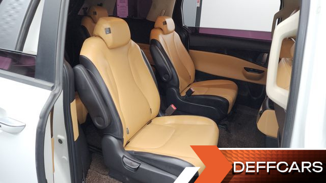 Kia CARNIVAL 9-Seater Prestige купить на сайте DeffCars
