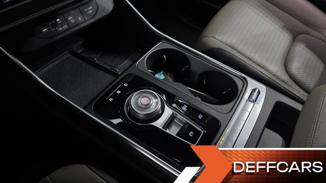 Kia CARNIVAL Gasoline 9-Seater Signature купить на сайте DeffCars