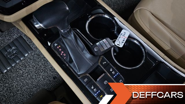 Kia CARNIVAL Gasoline 7-Seater Limousine President купить на сайте DeffCars