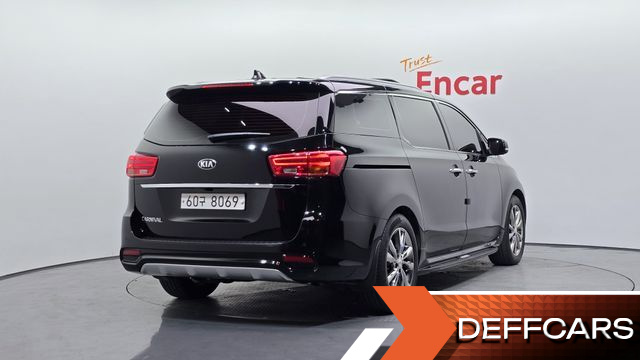 Kia CARNIVAL 9-Seater Noblesse Special купить на сайте DeffCars