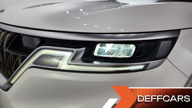 Kia CARNIVAL 7-Seater Signature купить на сайте DeffCars