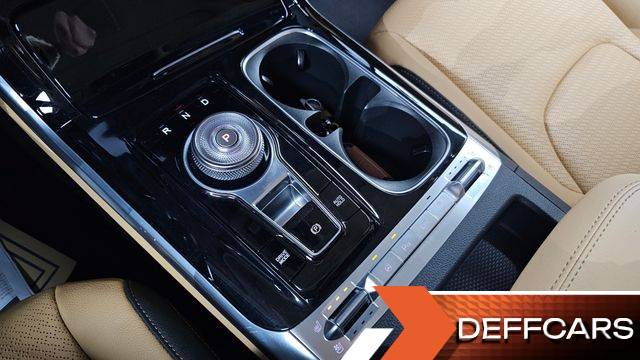 Kia CARNIVAL 9-Seater Noblesse купить на сайте DeffCars