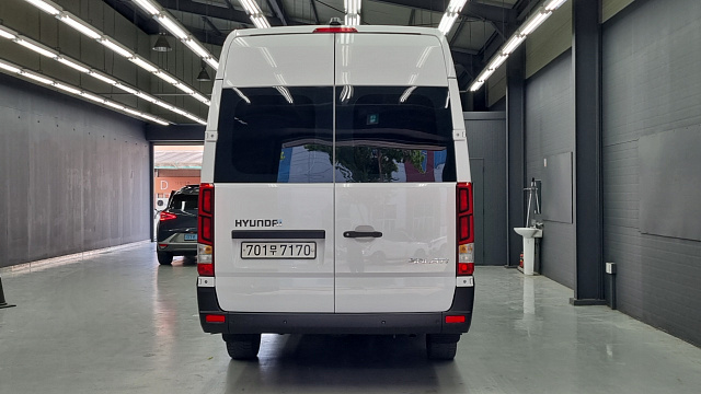 Hyundai SOLATI 15-seater Luxury купить на сайте DeffCars