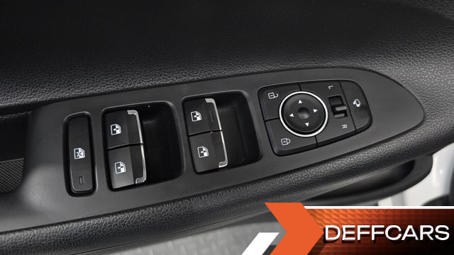 Hyundai GRANDEUR 2.5 Premium Choice купить на сайте DeffCars