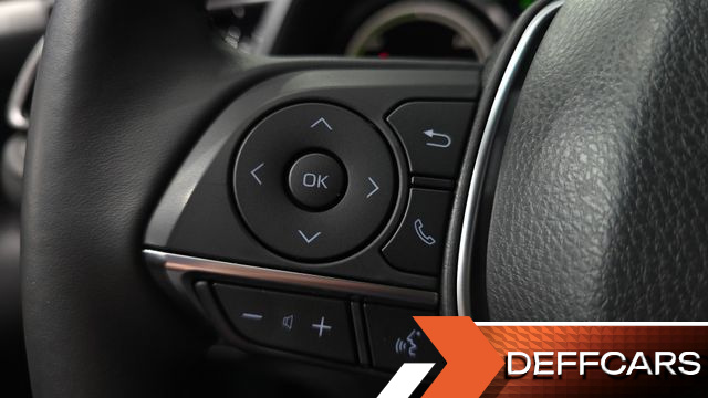 Toyota CAMRY 2.5 XLE Hybrid купить на сайте DeffCars