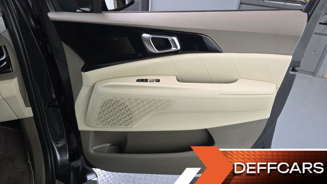 Kia CARNIVAL 7-Seater Signature купить на сайте DeffCars