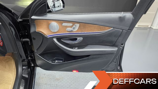 Mercedes E-CLASS E300 Exclusive купить на сайте DeffCars