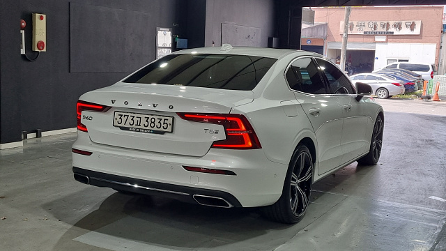 Volvo S60 T5 Inscroption купить на сайте DeffCars