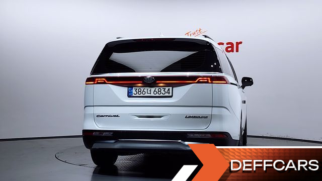 Kia CARNIVAL 7-Seater Signature купить на сайте DeffCars