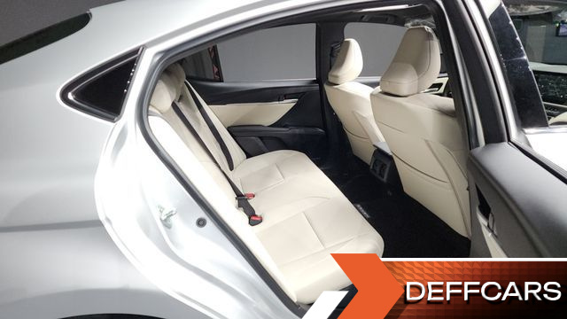 Toyota CAMRY 2.5 XLE Hybrid купить на сайте DeffCars