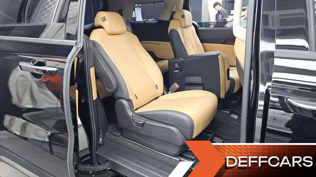 Kia CARNIVAL Gasoline 11-Seater Signature купить на сайте DeffCars