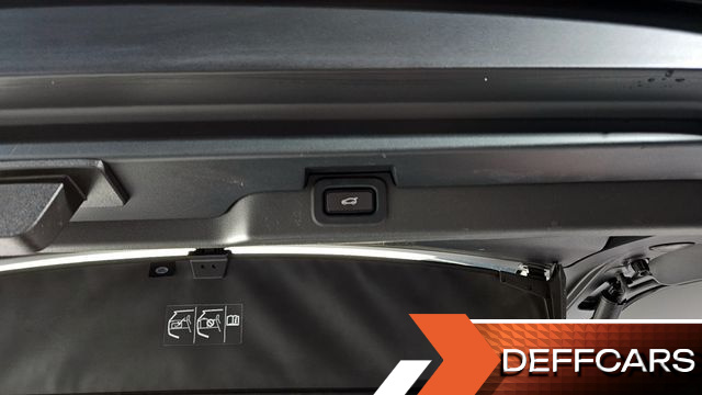 Land Rover DISCOVERY 2.0 P300 SE купить на сайте DeffCars