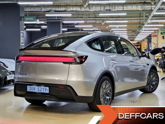 Tesla MODEL Y L Long Range AWD купить на сайте DeffCars