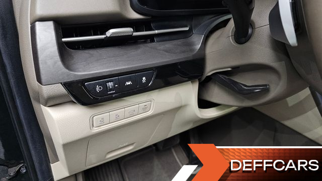 Kia CARNIVAL 9-Seater Noblesse купить на сайте DeffCars