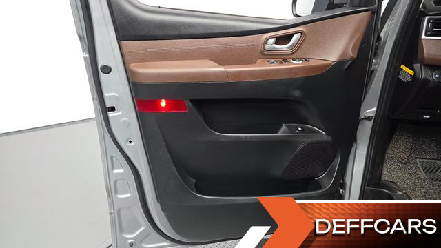 Hyundai STAREX Urban 9-Seater Exclusive купить на сайте DeffCars