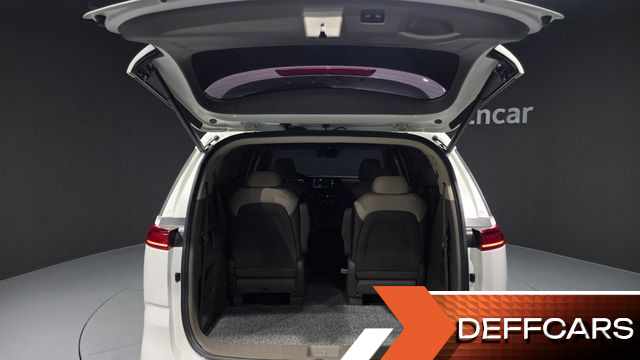 Kia CARNIVAL 9-Seater Signature купить на сайте DeffCars