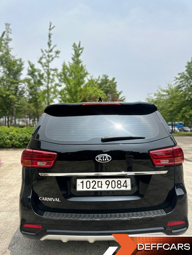 Kia CARNIVAL 9-Seater Prstige купить на сайте DeffCars