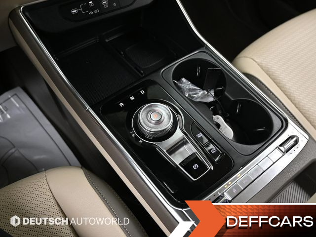 Kia CARNIVAL Gasoline 9-Seater Signature купить на сайте DeffCars