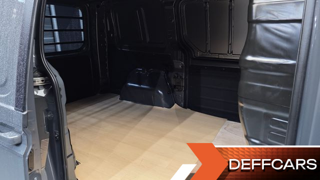Hyundai STARIA L3.5 Cargo 3-Seater Smart купить на сайте DeffCars