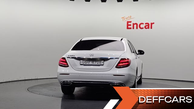 Mercedes E-CLASS E220d Exclusive купить на сайте DeffCars