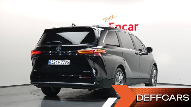 Toyota SIENNA 2.5 Hybrid 2WD купить на сайте DeffCars