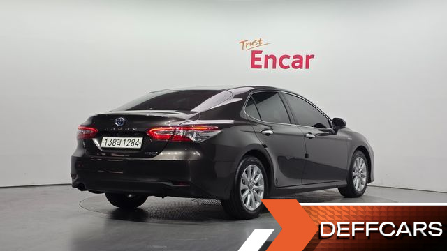 Toyota CAMRY 2.5 LE Hybrid купить на сайте DeffCars