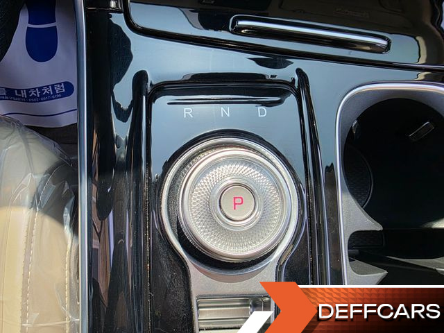 Kia CARNIVAL 7-Seater Signature купить на сайте DeffCars