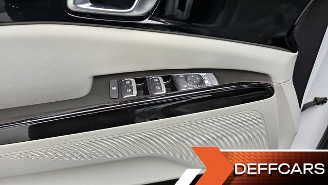Kia CARNIVAL 9-Seater Noblesse купить на сайте DeffCars