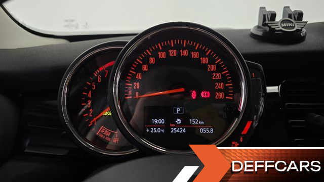 Mini COOPER 5Door Classic Launch Pack Third Generation купить на сайте DeffCars