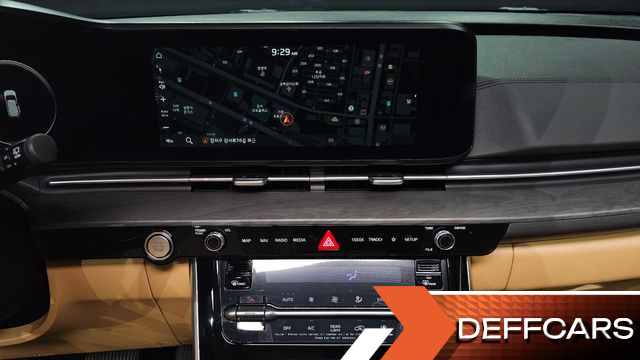 Kia CARNIVAL Gasoline 7-Seater Signature купить на сайте DeffCars
